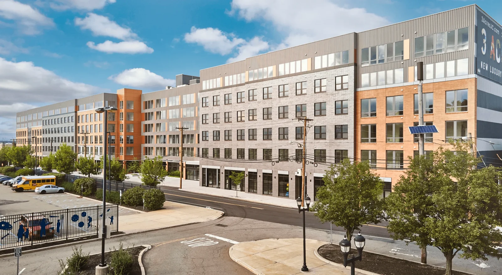 3 Acres: Exterior