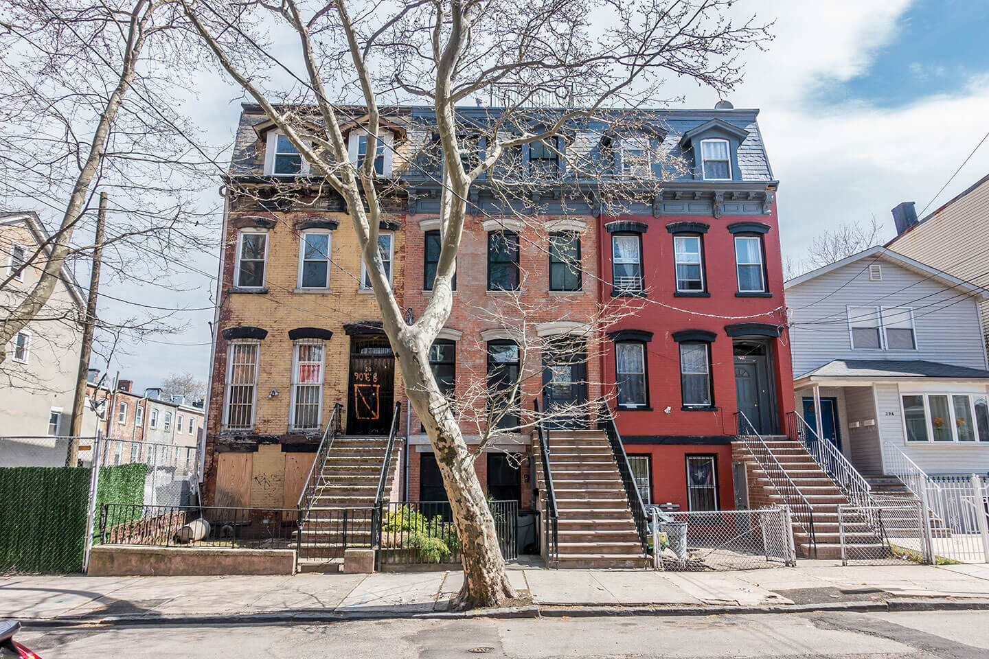 homes-with-tree