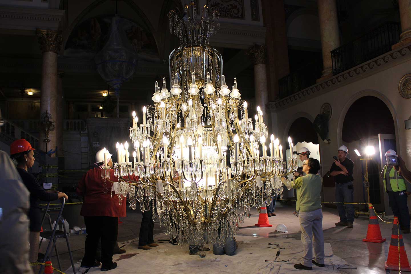 tiffany chandelier waldorf astoria stanley theater