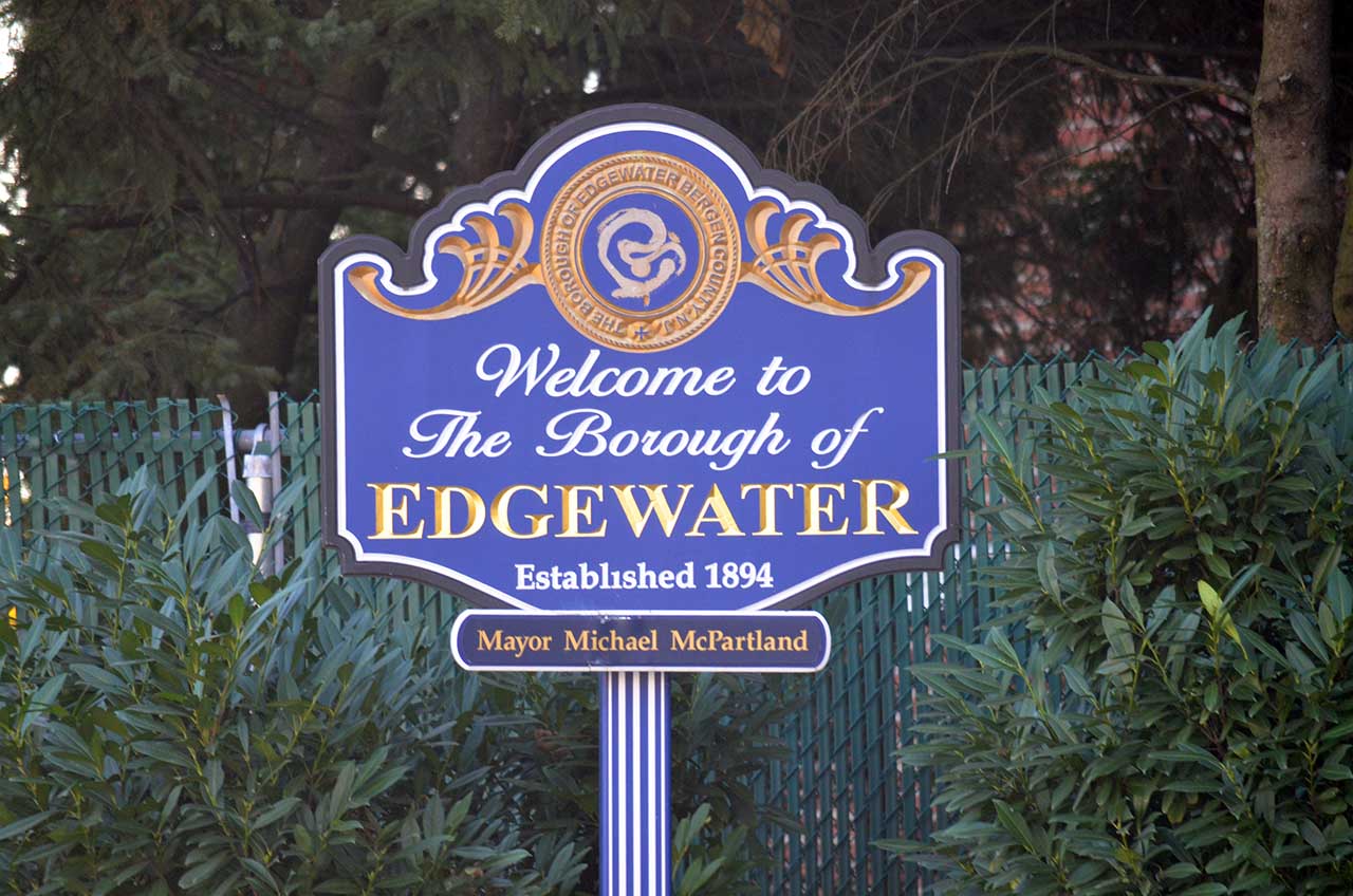 Edgewater Welcome Sign Evan Bindelglass