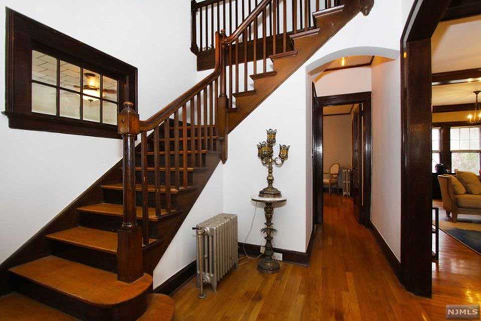 262 264 Grafton Avenue Forest Hill Newark Staircase