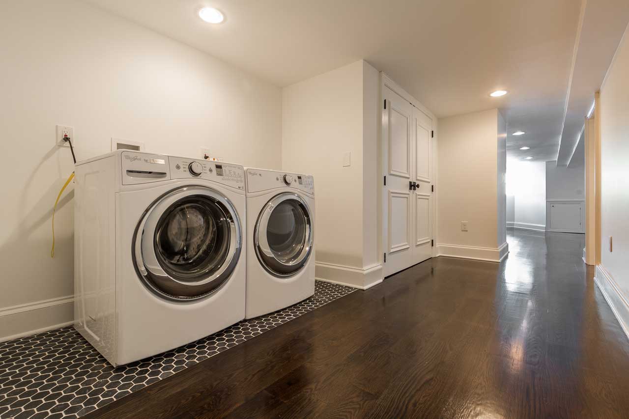 227 Manhattan Avenue Jersey City Heights Basement Laundry