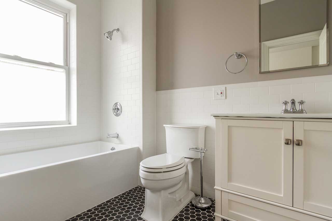 227 Manhattan Avenue Jersey City Heights Bathroom