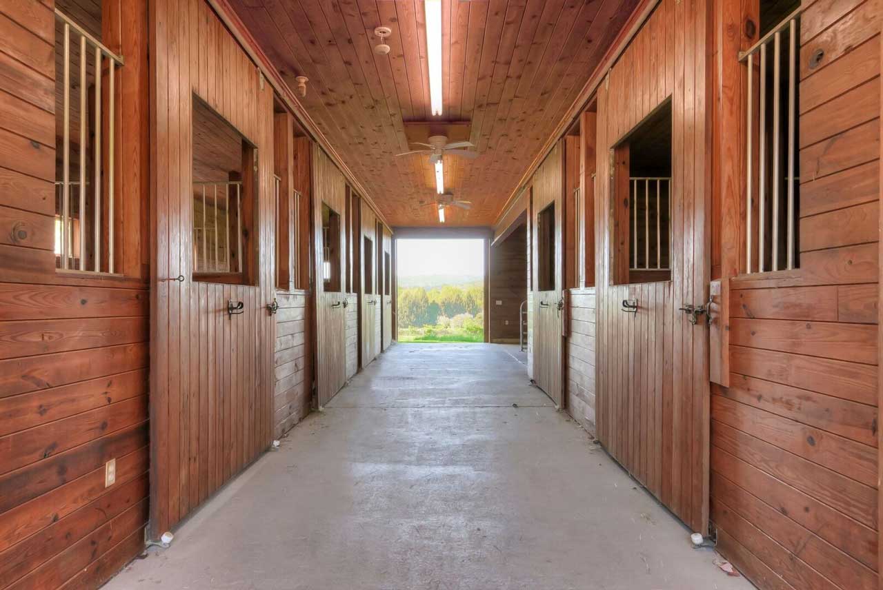 Equestrian Manor New Vernon Stables
