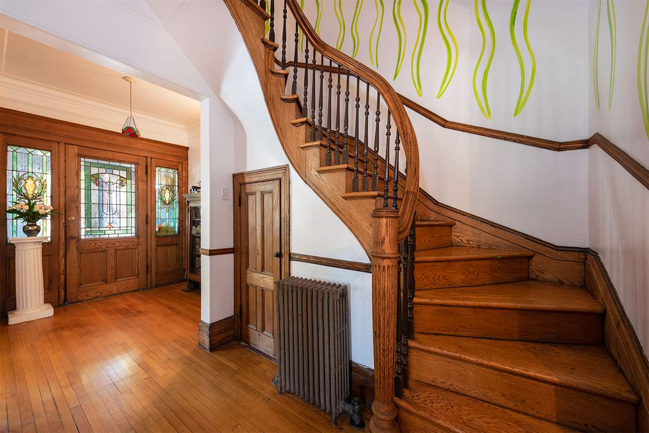 107 Sherman Place The Heights Jersey City Staircase