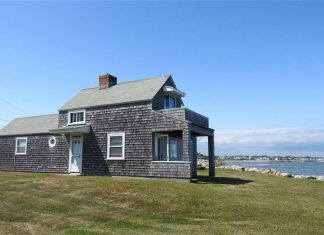 Mayor Fulop Beach House Narragansett