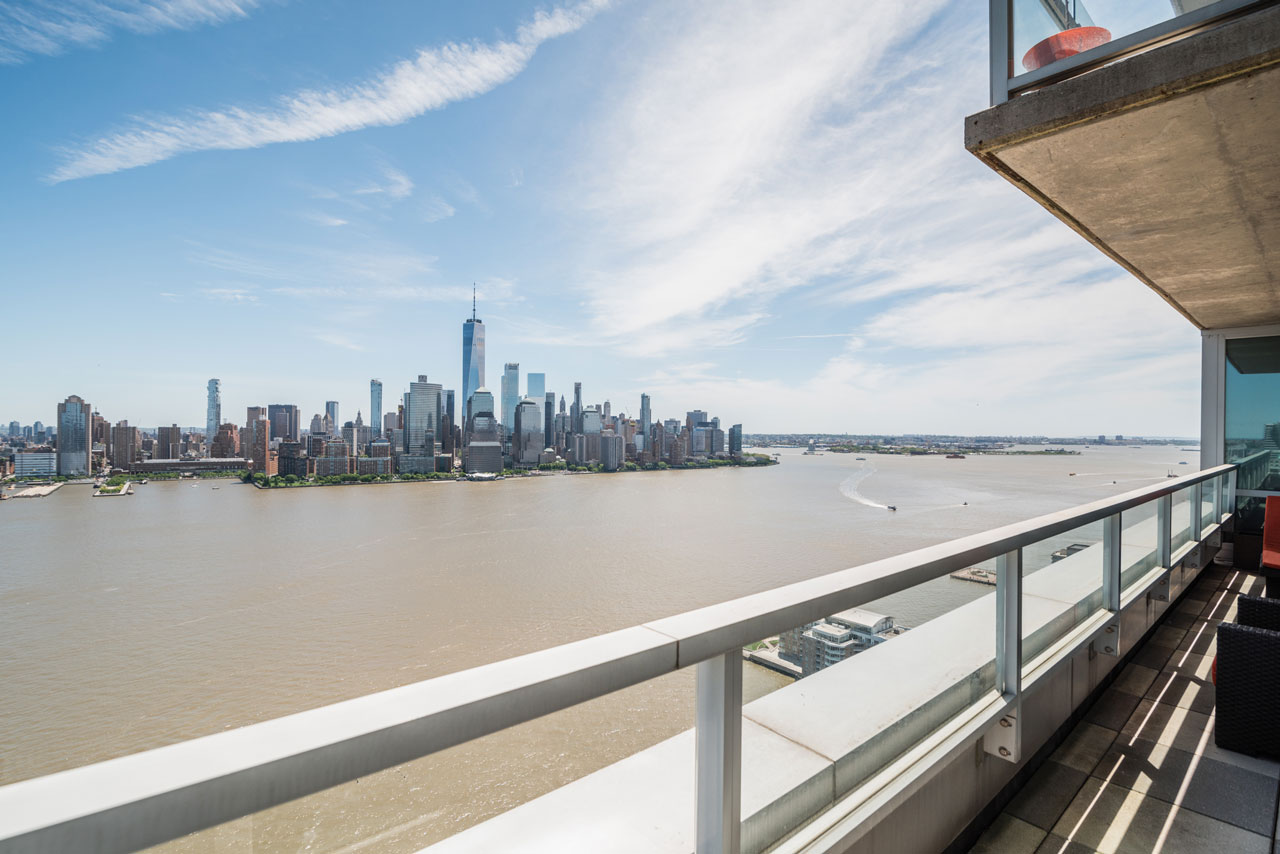 Penthouse 4002 For Sale Crystal Point Jersey City 9
