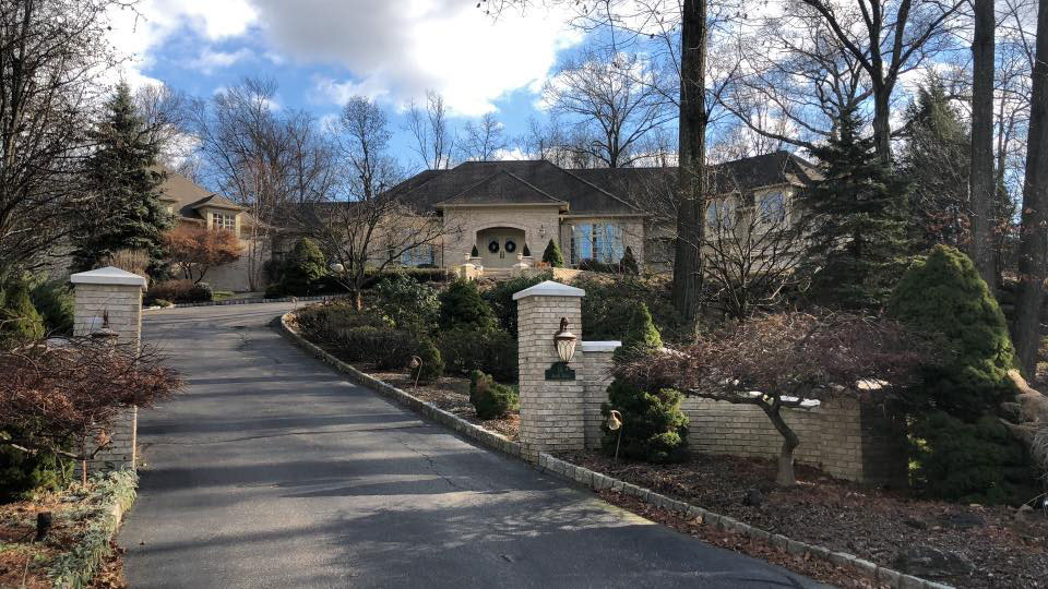 Sopranos Mansion For Sale 14 Aspen Drive Caldwell