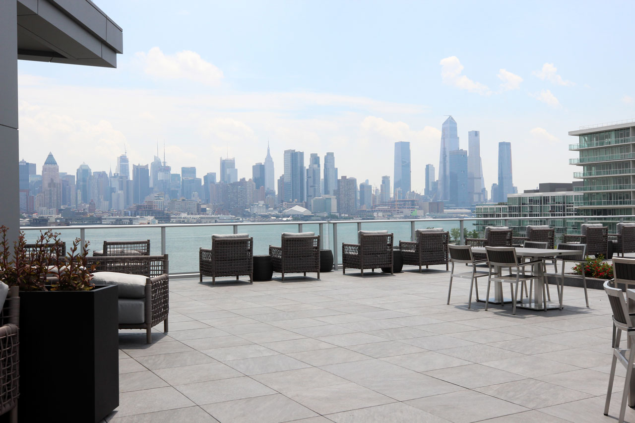 Nohu Rooftop Bar And Restaurant Envue Hotel Weehawken 1