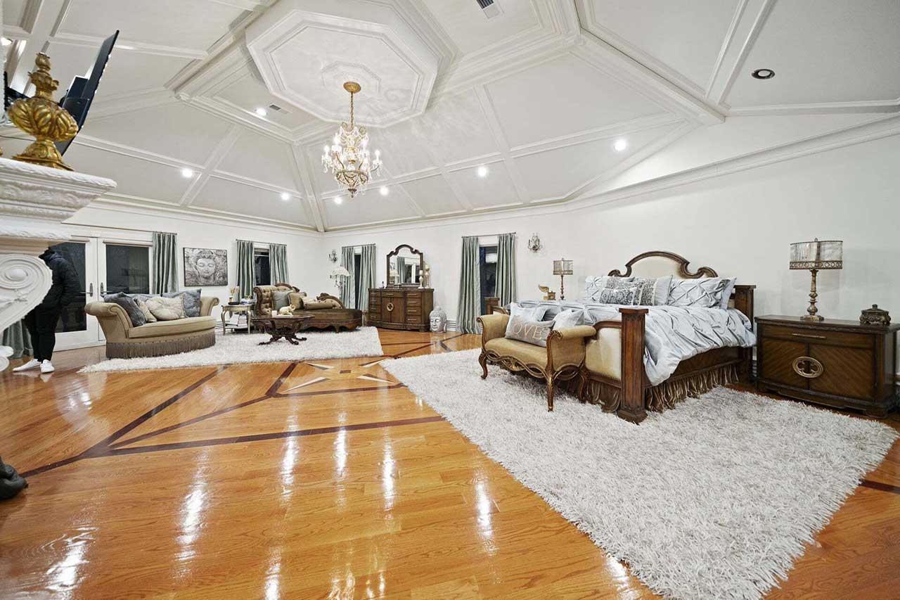 Teresa Giudice Montville Nj Mansion For Sale Master Suite