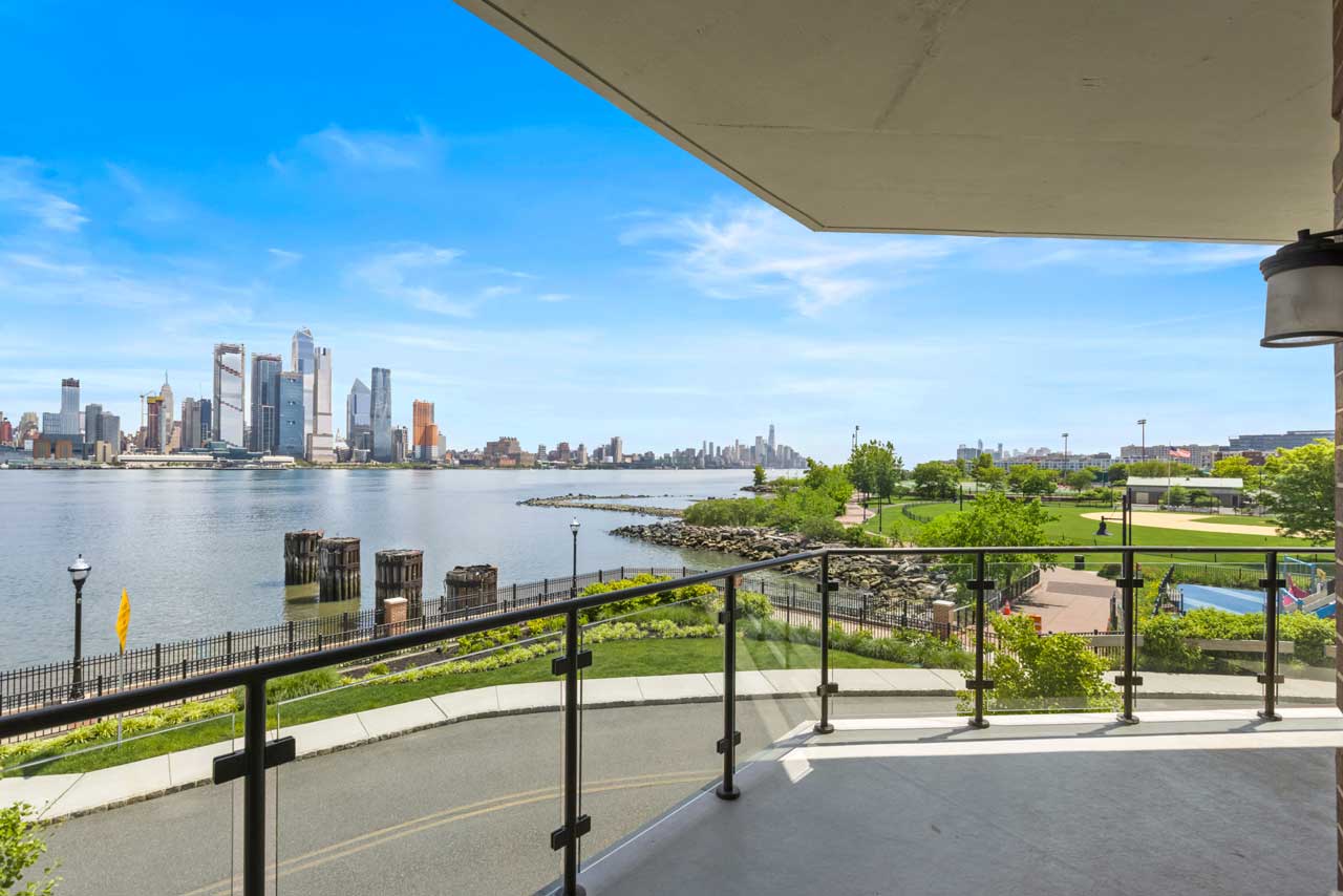 150 Henley Place Condo Unit 206 For Sale Weehawken 3