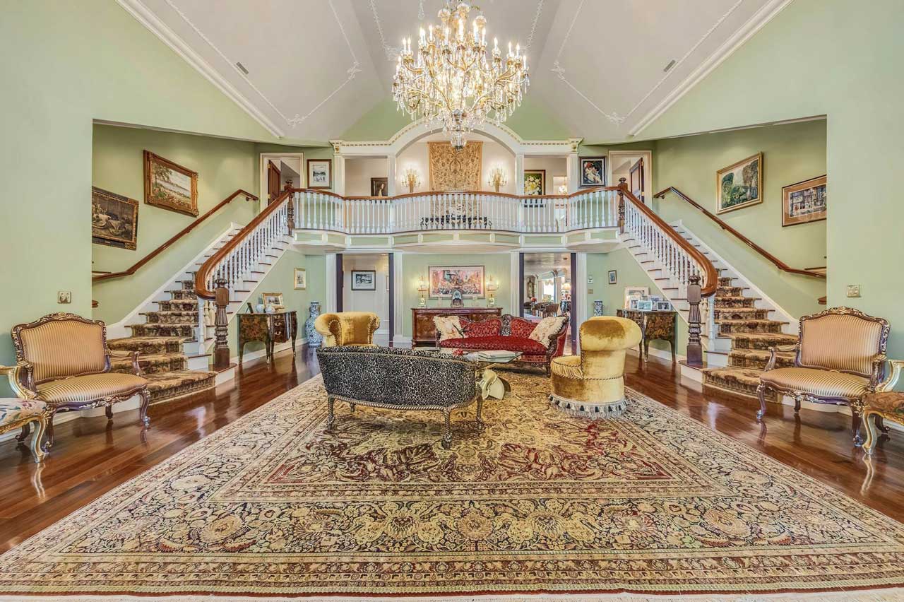 31 Ward Avenue Mansion Up For Auction Rumson Nj Entrance