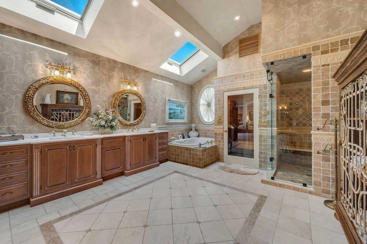 31 Ward Avenue Mansion Up For Auction Rumson Nj Master Bath