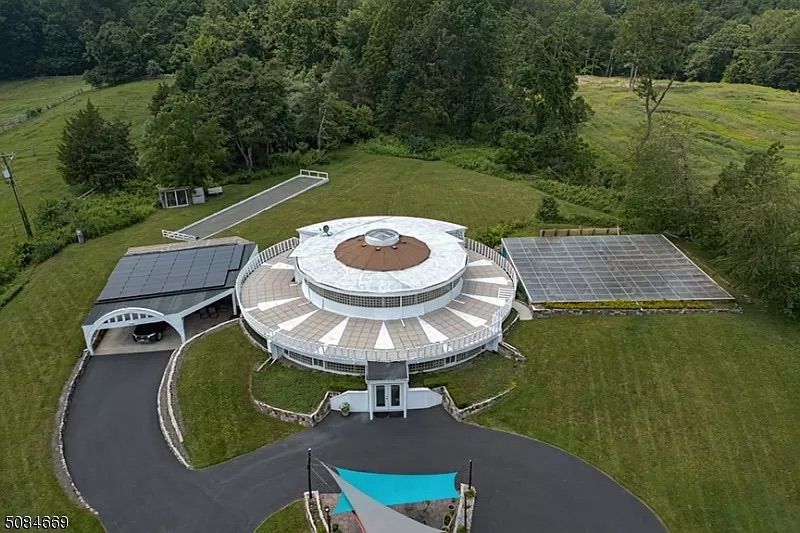 Modern Jetsons House Newton Nj 2