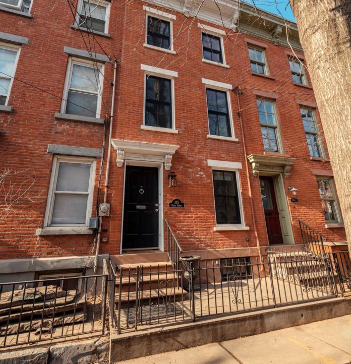 165 Coles St Jersey City Featured