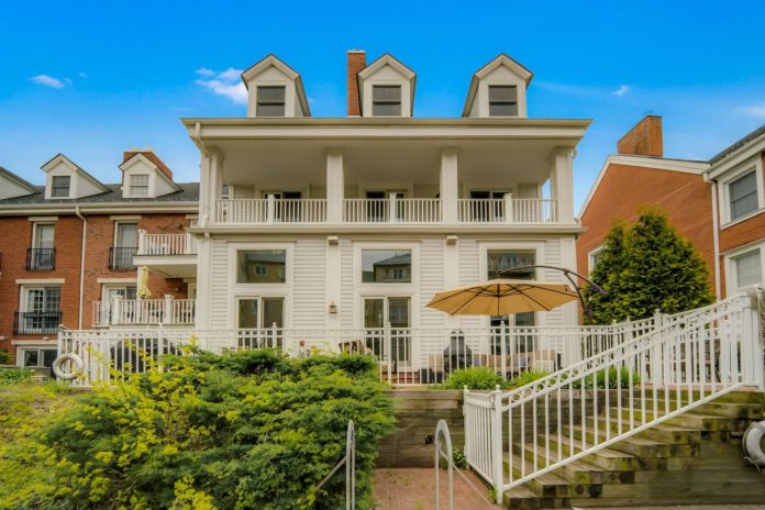 27 Half Moon Isle Jersey City 8
