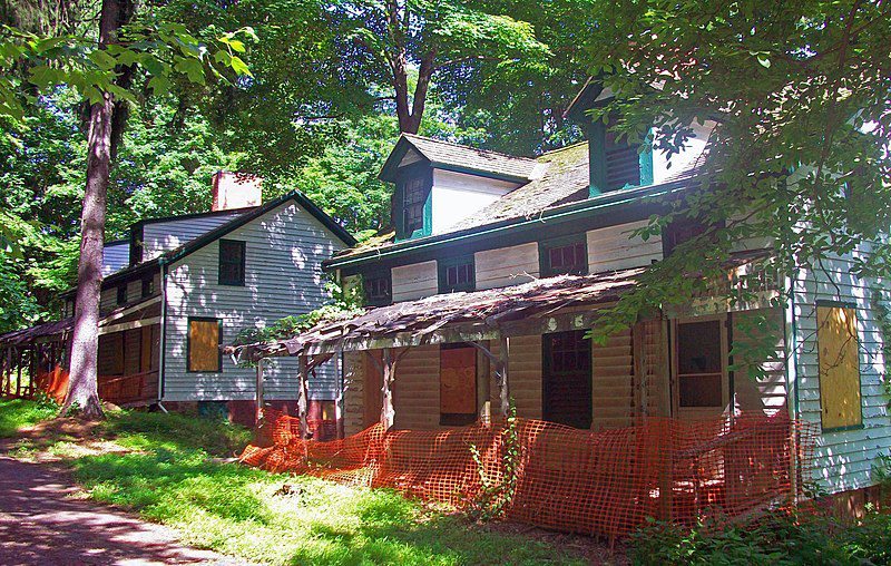 Ghost Towns in NJ That Deserve a Day Trip