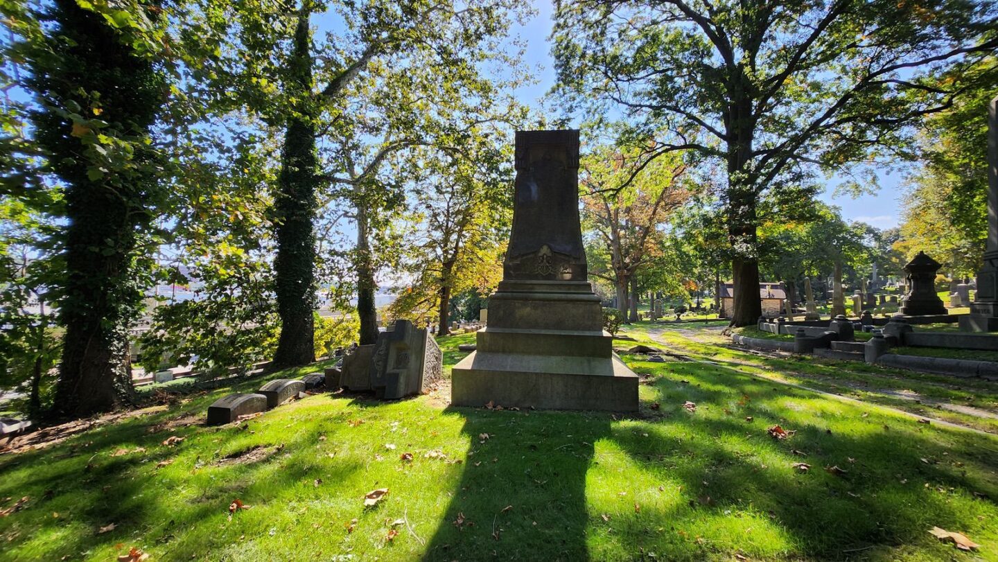 Mount Pleasant Cemetery Newark Haunted 9