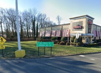 Tgi Fridays Eatontown Closes