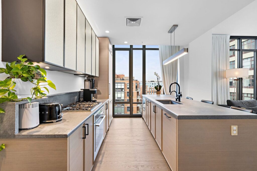 Picture of Affordable Lake View Penthouse Suite in South Loop. Listed ... - Facebook