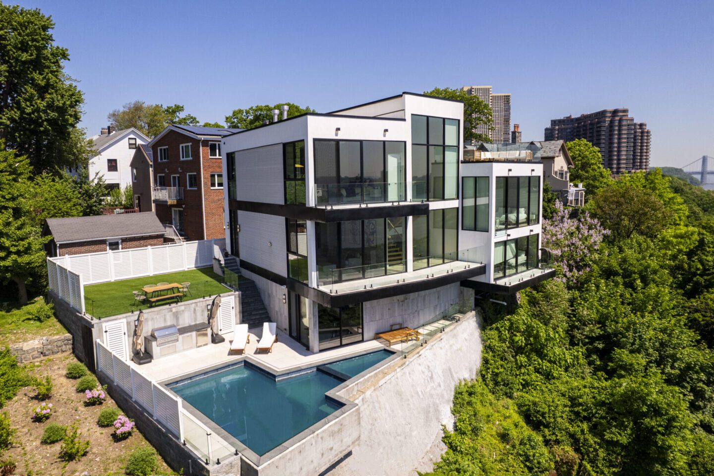 Modern California-Inspired Home with Unparalleled Views for Sale in Cliffside Park