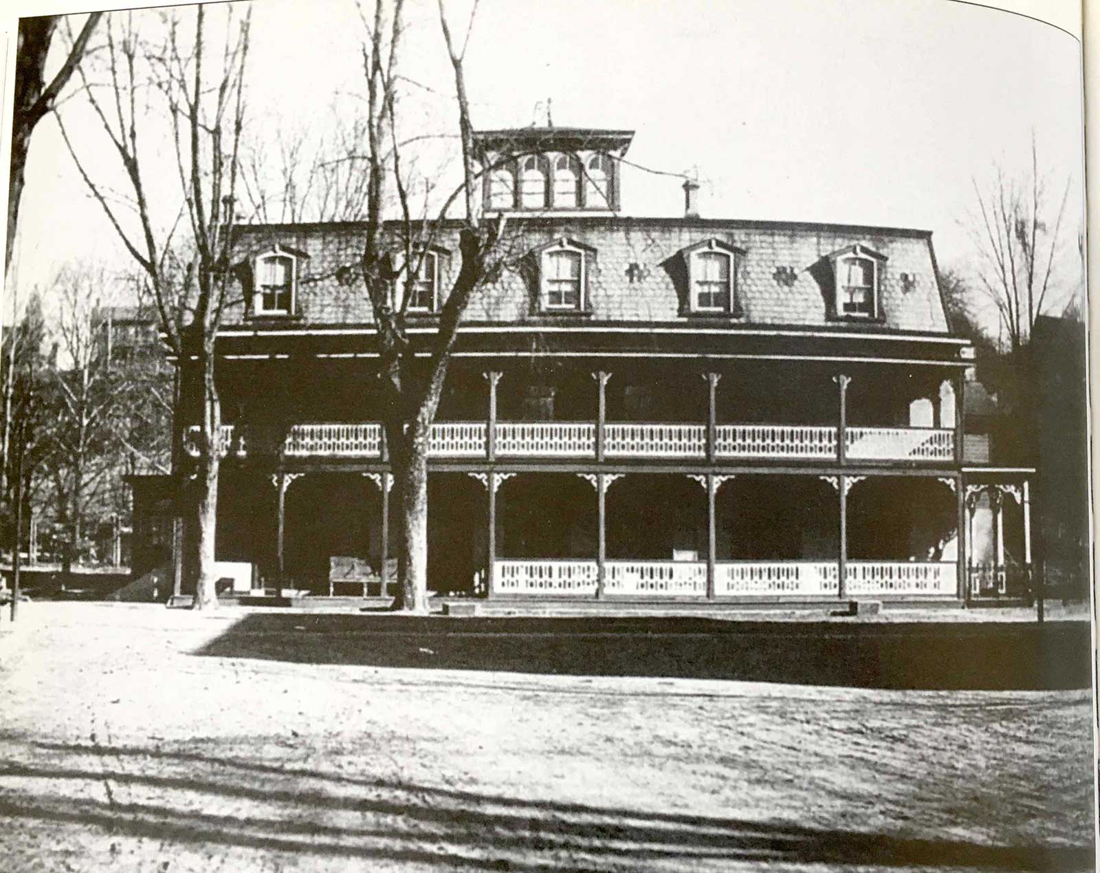 Historic Stockton Inn