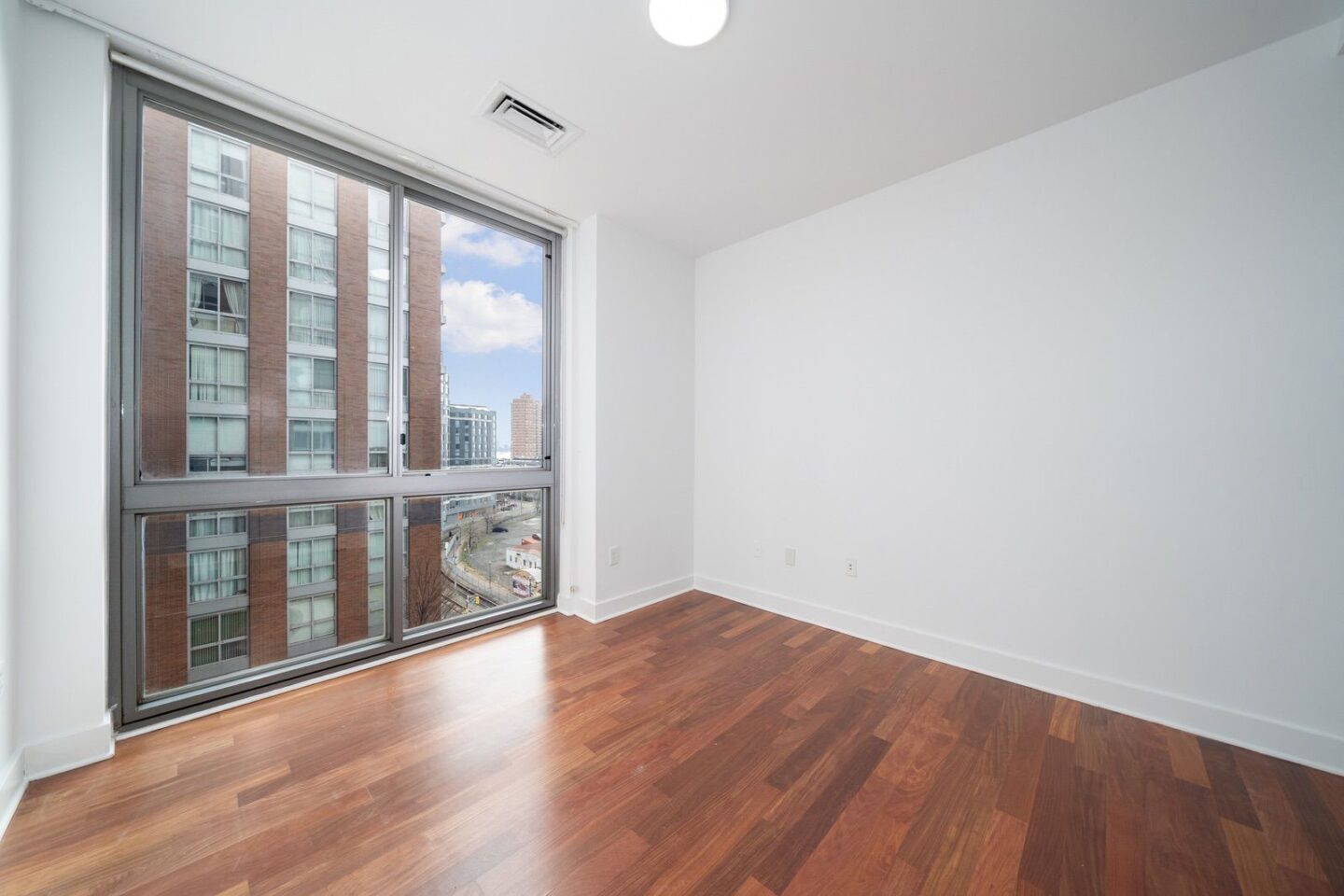 Gulls Cove 201 Marin Blvd 820 Jersey City 11