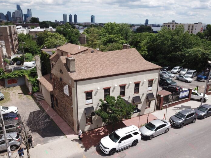 Summit House Jersey City Auction 3