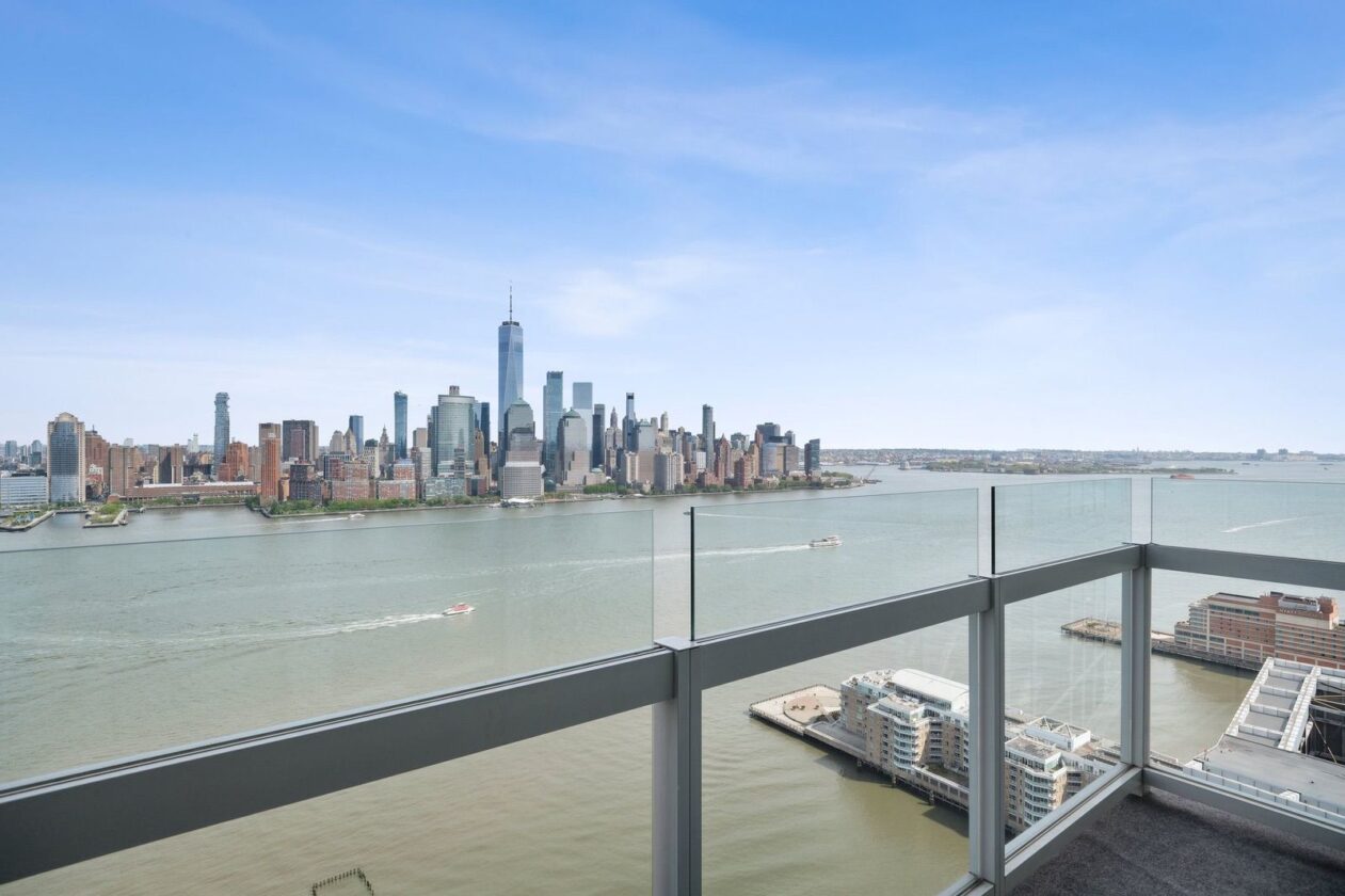 Magnificent Crystal Point Penthouse Showcases Unobstructed Panoramic ...