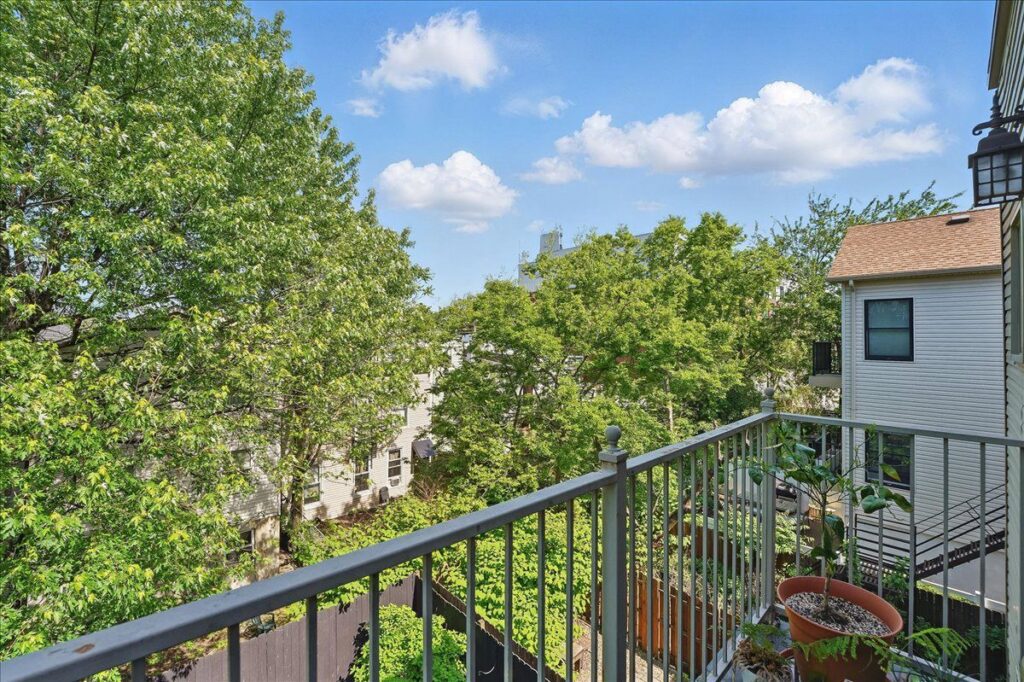 stylish-duplex-with-private-roof-deck-and-nyc-views-listed-in-highly