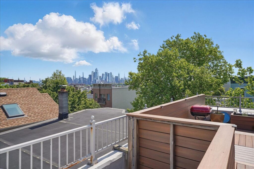 stylish-duplex-with-private-roof-deck-and-nyc-views-listed-in-highly