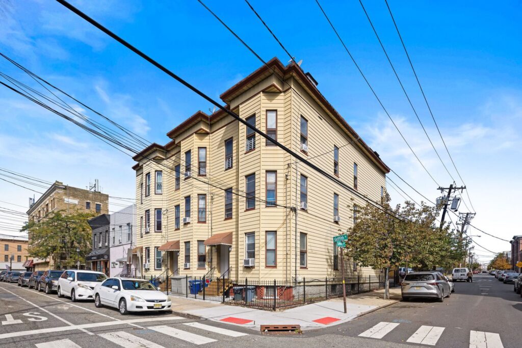 130 132 Griffith St Jersey City Building For Sale 10