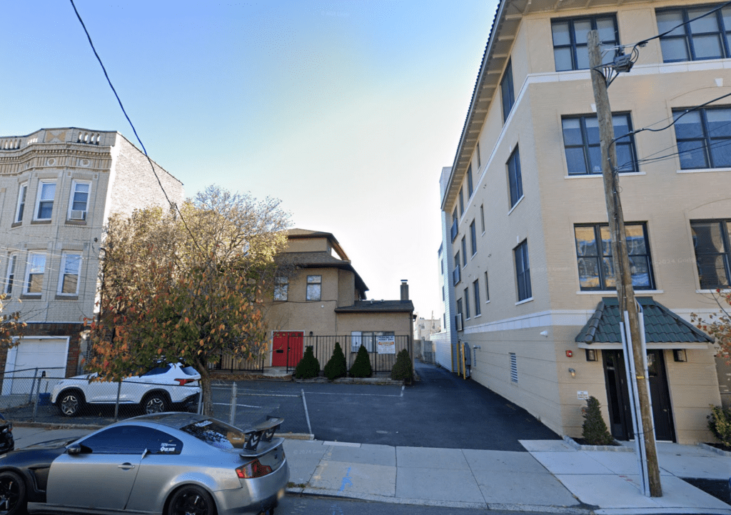 626 Palisade Ave Current