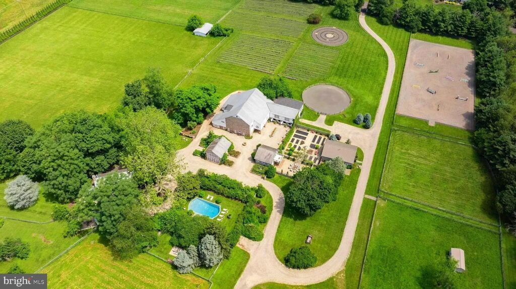 Yolanda Hadid New Hope Property 8