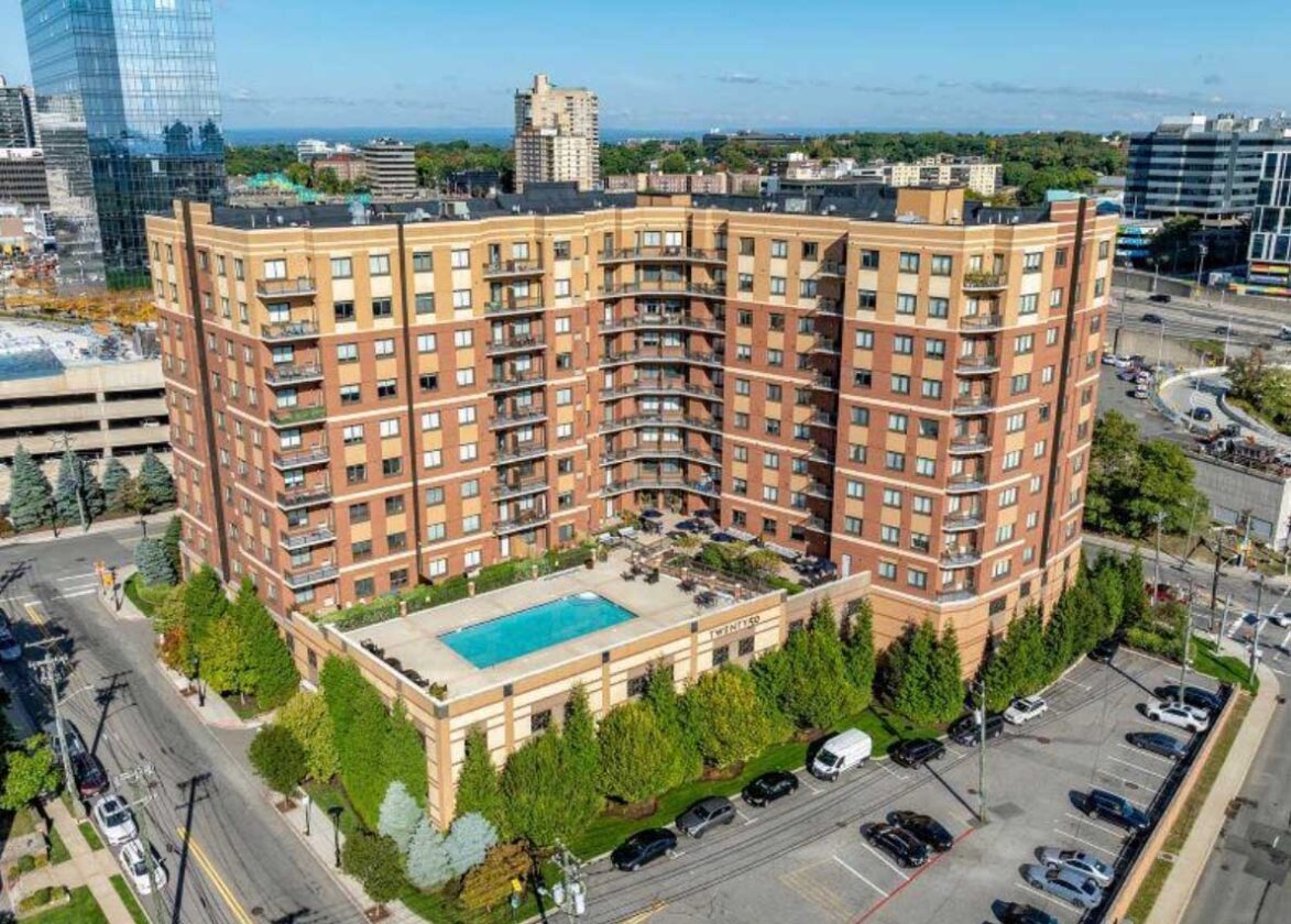194Unit Luxury Rental Community in Fort Lee Changes Hands Jersey