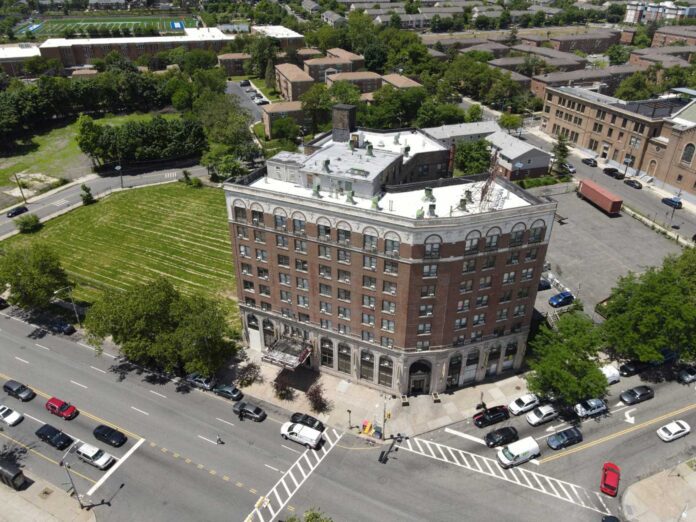 Hotel Riviera Newark