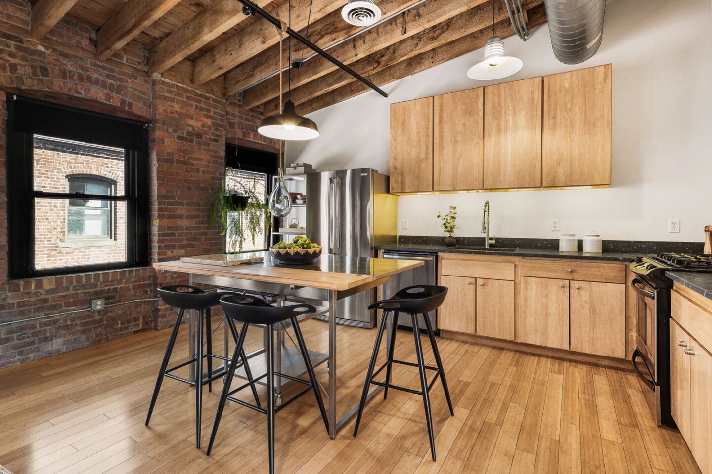 61 New Jersey Railroad Ave Unit 13 Button Factory Newark 4