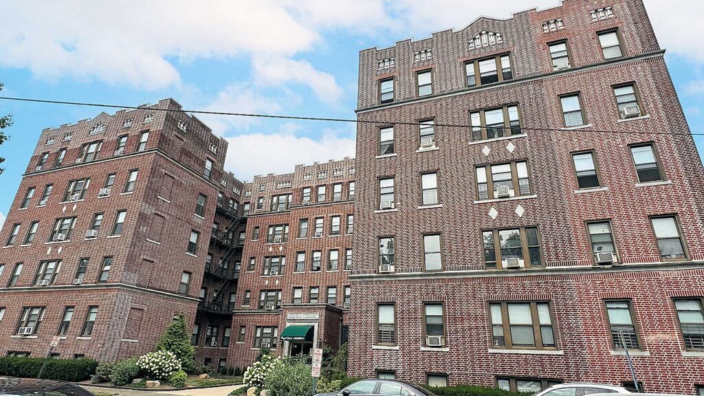 Royal Court Apartments Hackensack