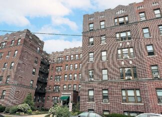Royal Court Apartments Hackensack