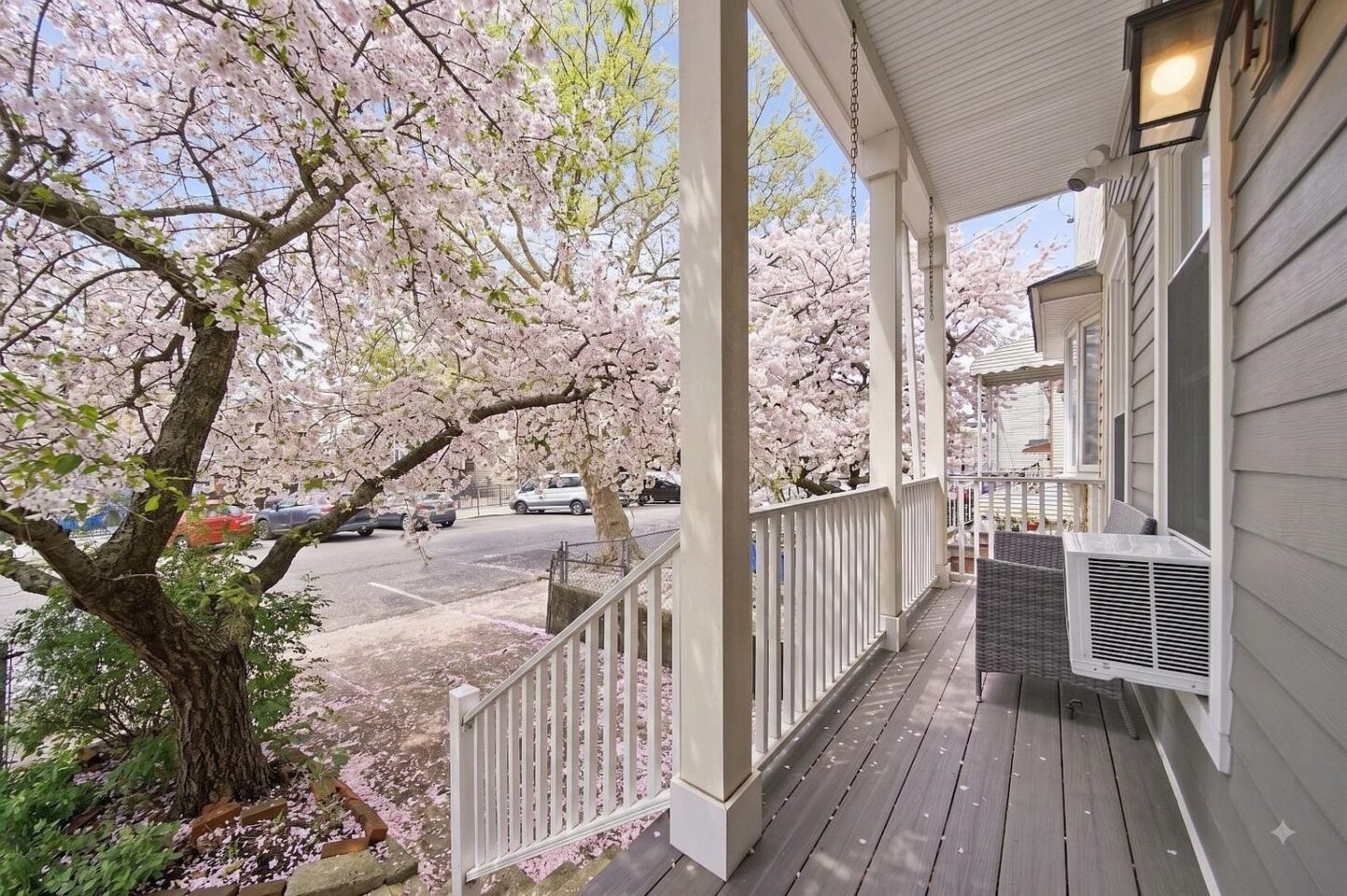 22 Laidlaw Ave 1