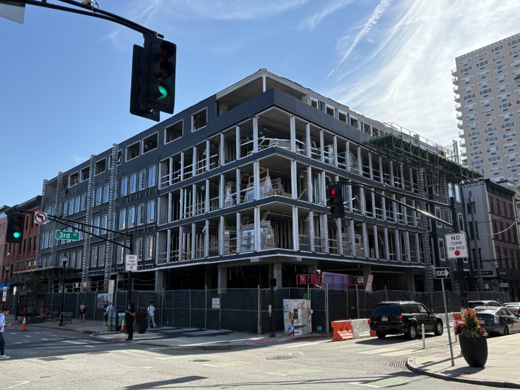 300 Washington 1