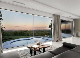 Aaron Rodgers New Jersey House 6