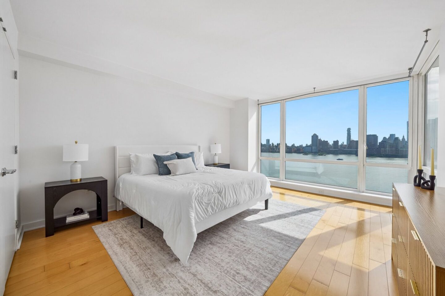 Crystal Point 2205 Jersey City Condo For Sale 4